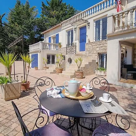 بيت للعطل 4 Bedroom With Pool, 5 Minutes Cannes