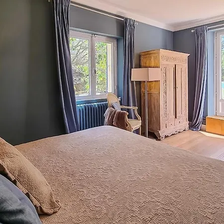 4 Bedroom With Pool, 5 Minutes Cannes Дом отдыха Ле-Канне