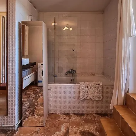 4 Bedroom With Pool, 5 Minutes Cannes 펜션 *