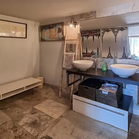 4 Bedroom With Pool, 5 Minutes Cannes *