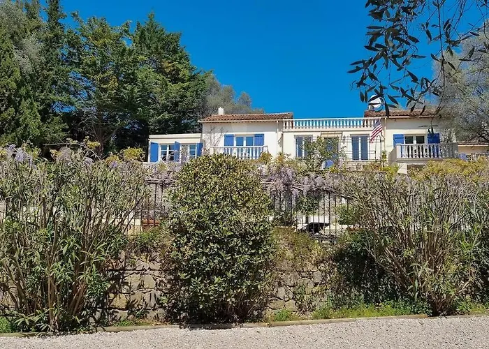 4 Bedroom With Pool, 5 Minutes Cannes *