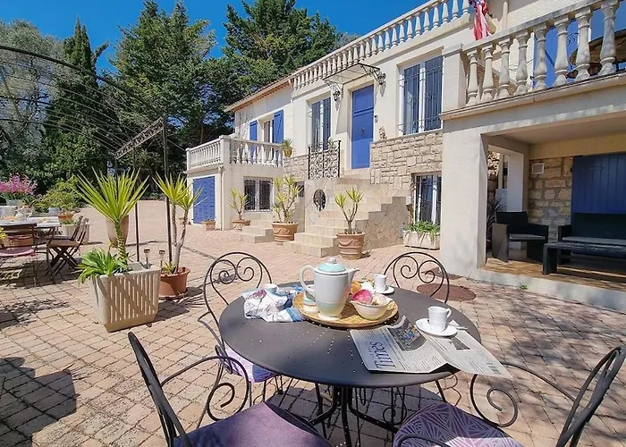 Ferienhaus 4 Bedroom With Pool, 5 Minutes Cannes
