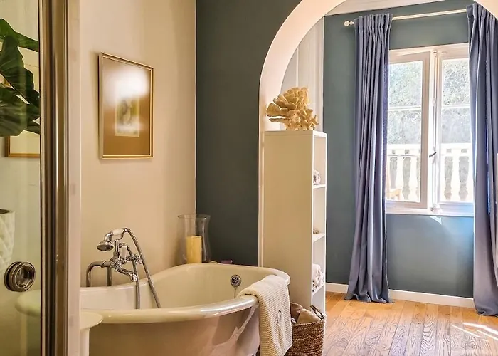 Ferienhaus 4 Bedroom With Pool, 5 Minutes Cannes *