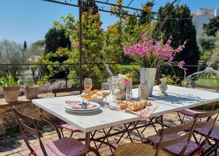Ferienhaus 4 Bedroom With Pool, 5 Minutes Cannes