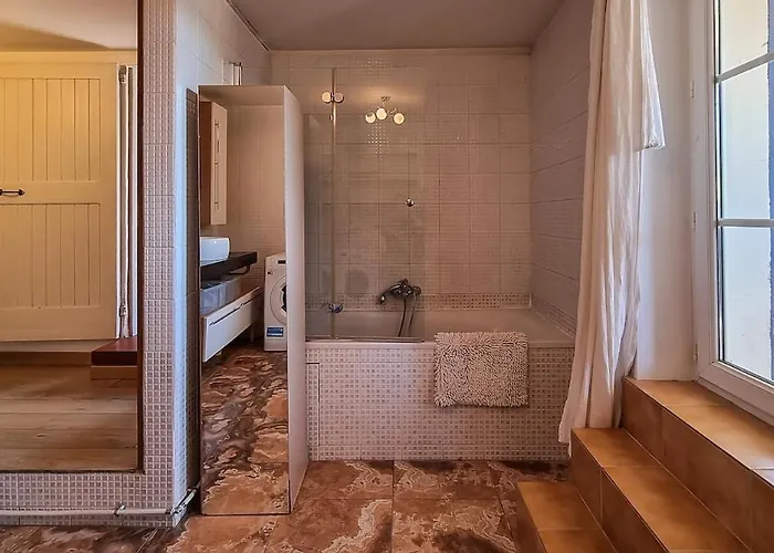 4 Bedroom With Pool, 5 Minutes Cannes Ferienhaus *
