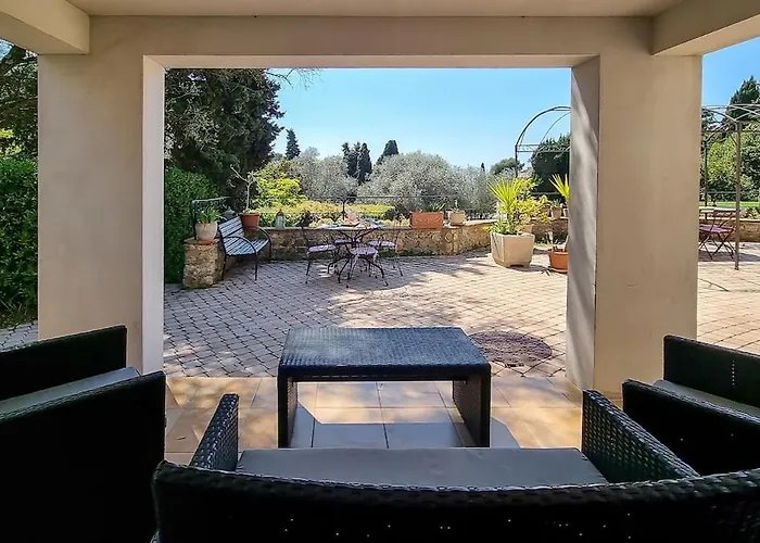 4 Bedroom With Pool, 5 Minutes Cannes Ferienhaus Le Cannet