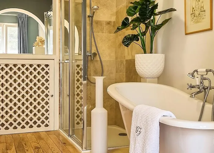 Ferienhaus 4 Bedroom With Pool, 5 Minutes Cannes Le Cannet