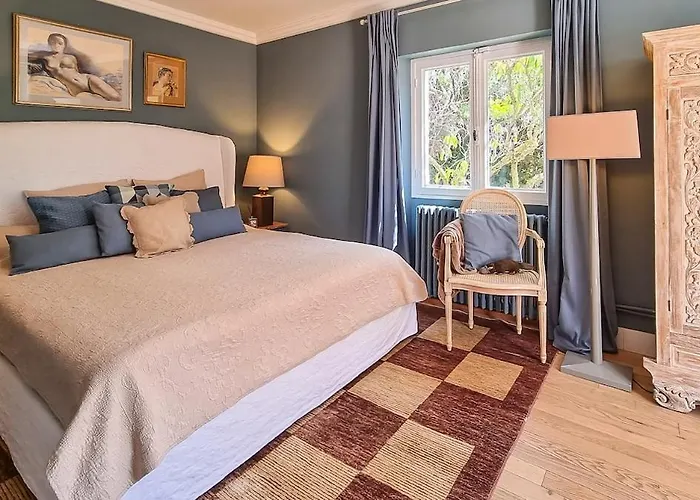 4 Bedroom With Pool, 5 Minutes Cannes Ferienhaus