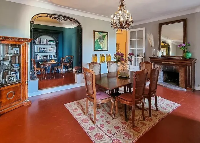 Ferienhaus 4 Bedroom With Pool, 5 Minutes Cannes