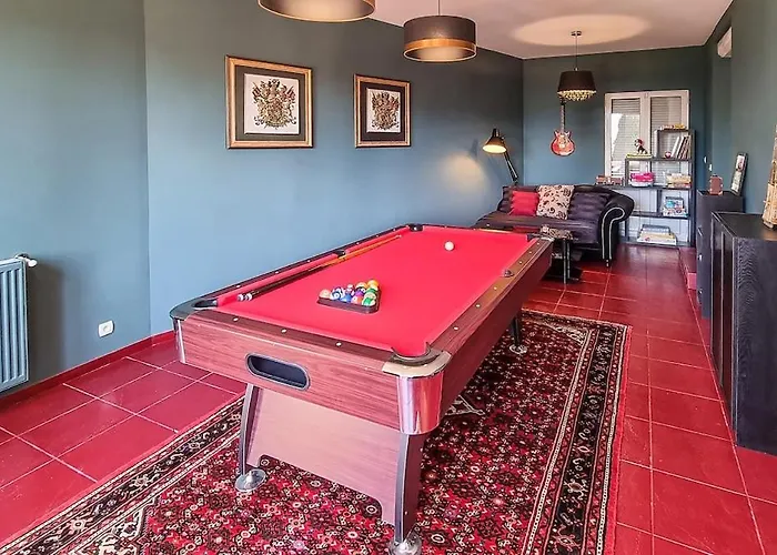 4 Bedroom With Pool, 5 Minutes Cannes