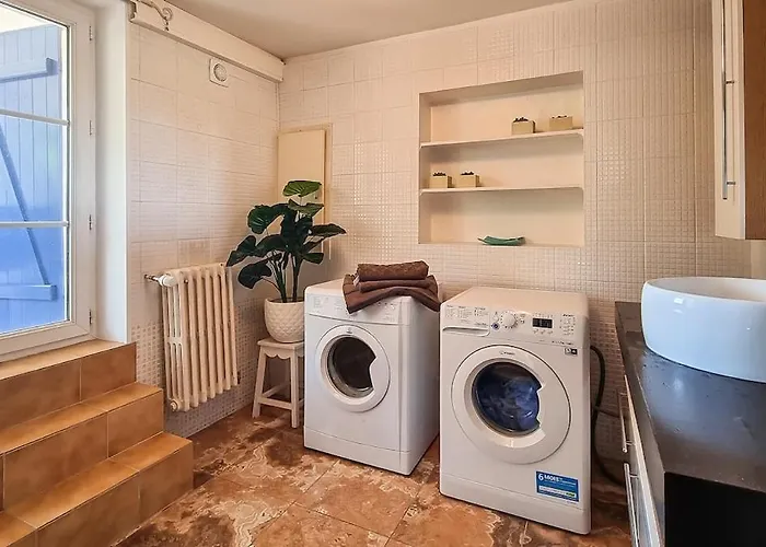 Ferienhaus 4 Bedroom With Pool, 5 Minutes Cannes *